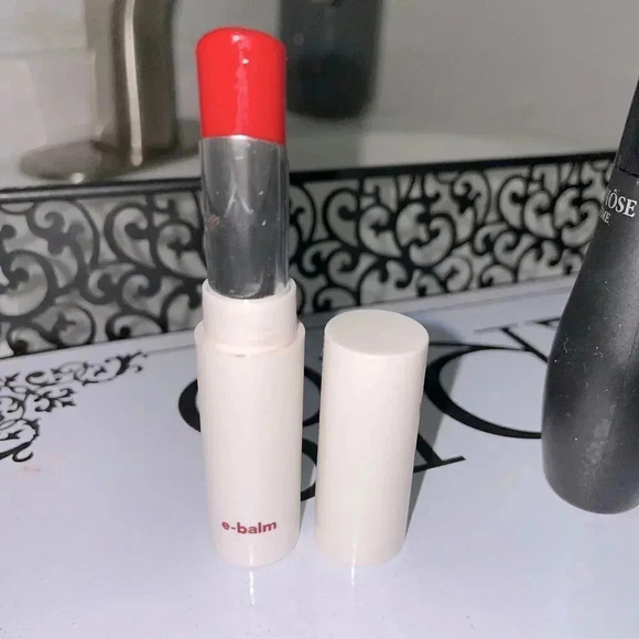 PERSONA E- BALM TINTED LIP HYDRATION IN THE COLOR MANIFEST - Picture 4 of 8